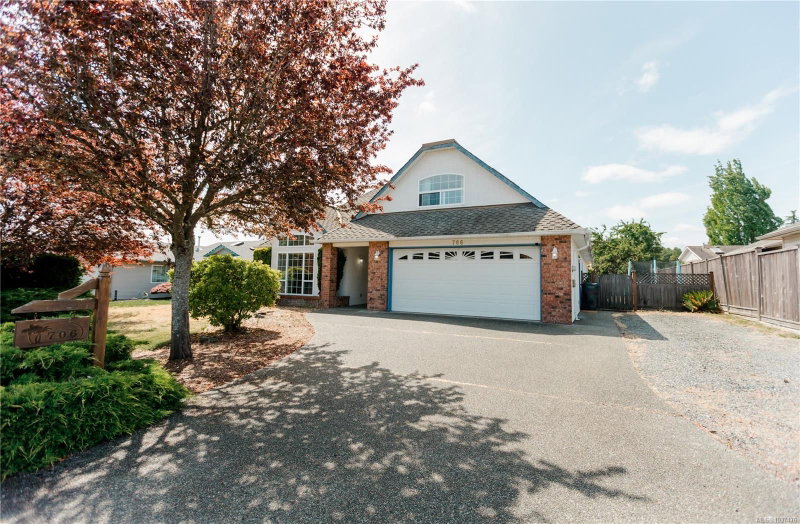 706 Ironwood Ave, Parksville, British Columbia