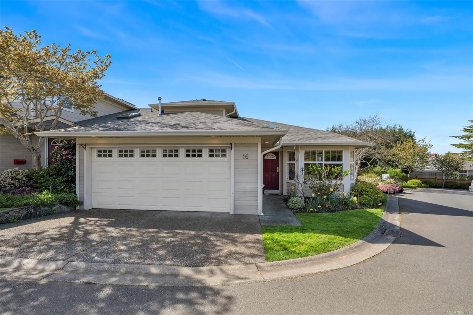 {"zip":"V8N 3L3","area":"Capital Regional District","city":"Saanich","state":"BC","country":null,"district":null,"addressKey":"164383torquaydrivesaanich","streetName":"Torquay","unitNumber":"16","neighborhood":"SE Gordon Head","streetNumber":"4383","streetSuffix":"Dr","communityCode":null,"streetDirection":null,"majorIntersection":null,"streetDirectionPrefix":null}
