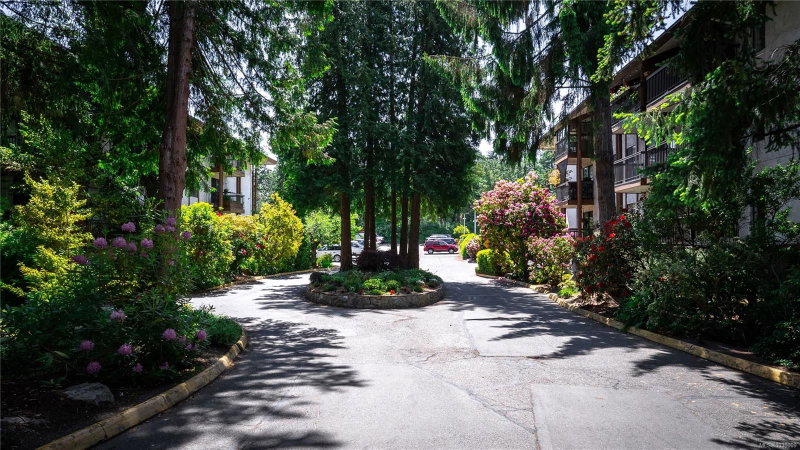 1009 Mckenzie Ave ##118, Saanich, British Columbia