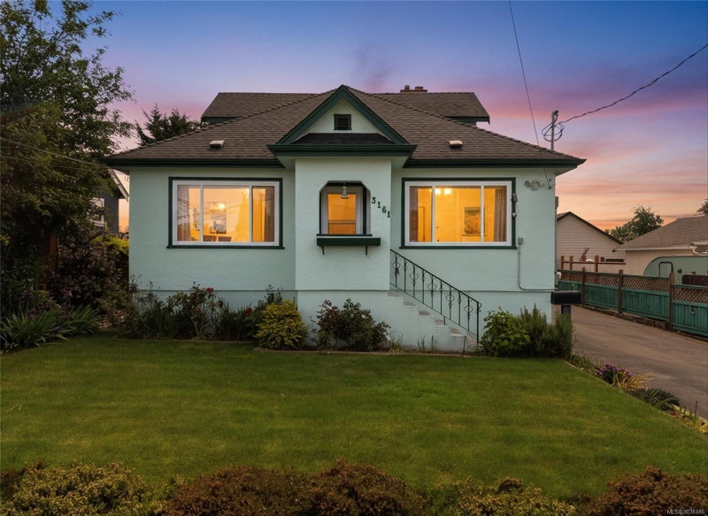 3161 Donald St, Saanich, British Columbia