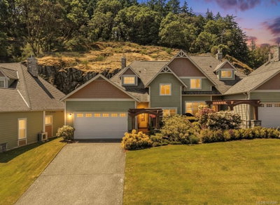 #122 – 945 Bear Mountain Pkwy, Langford