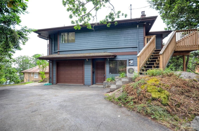1007 Laburnum Rd, Saanich, British Columbia