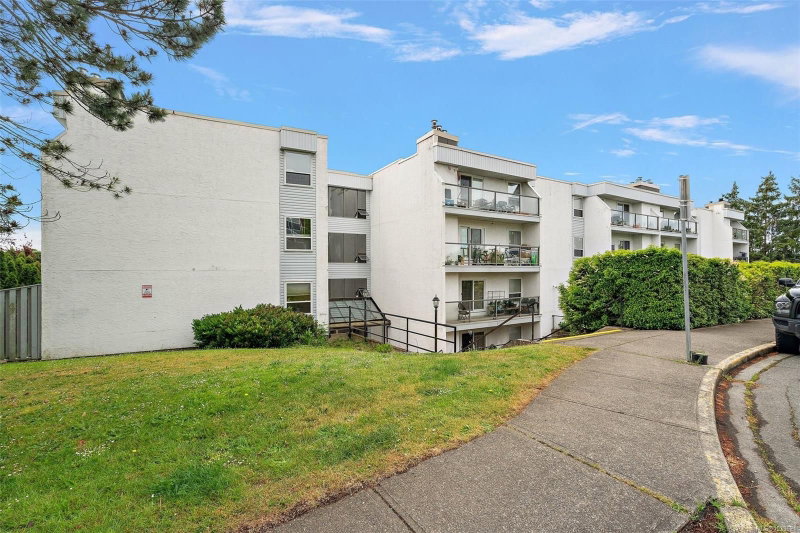 290 Regina Ave ##211, Saanich, British Columbia