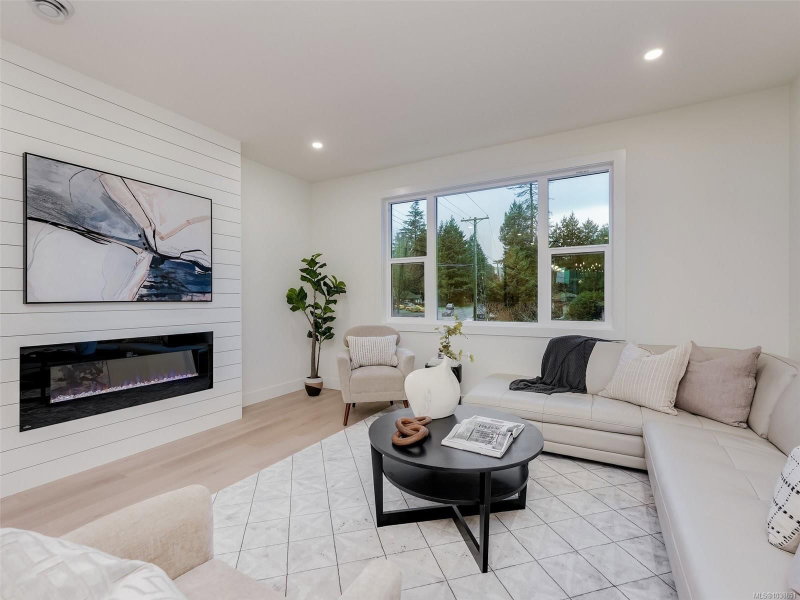 960 Jenkins Ave ##111, Langford, British Columbia