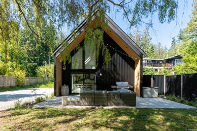 146 Menhinick Dr, Salt Spring