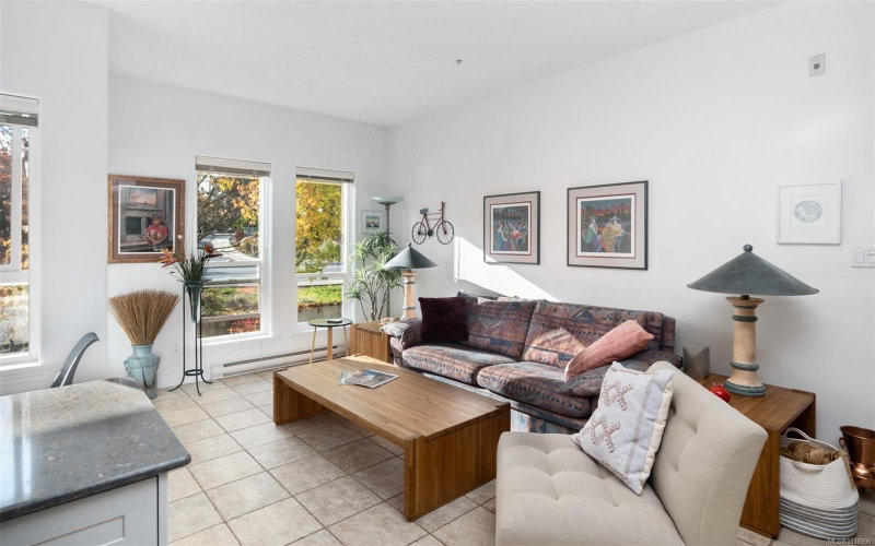 3915 Carey Rd ##201, Saanich, British Columbia