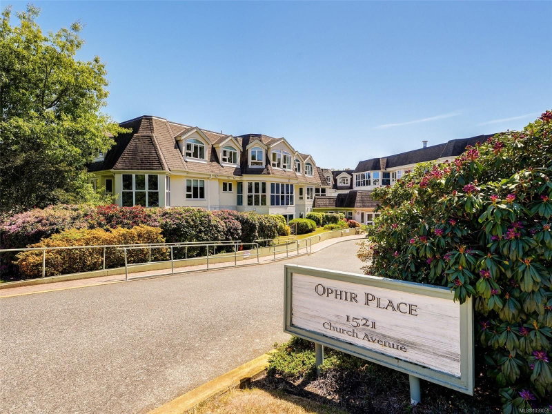 1521 Church Ave ##312, Saanich, British Columbia