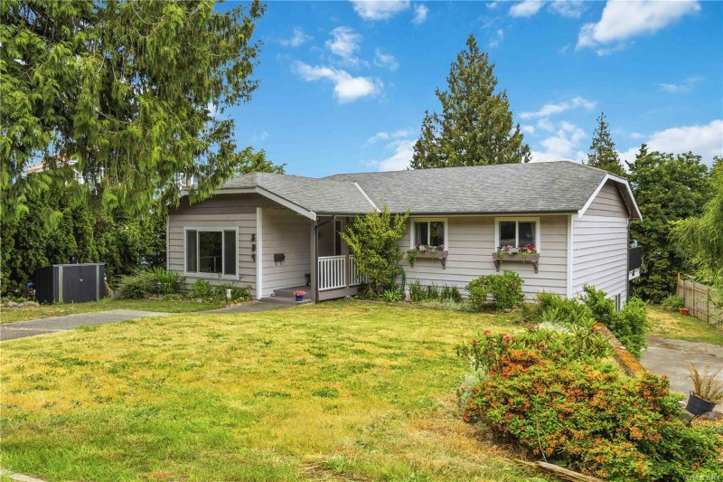584 Stornoway Dr, Colwood, British Columbia