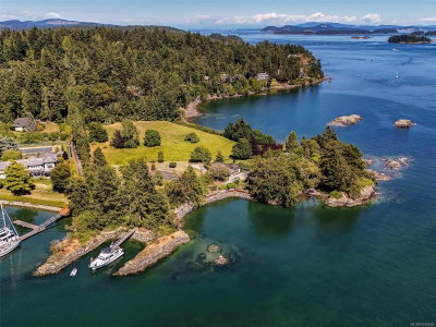 10814 Beach Rd, North Saanich