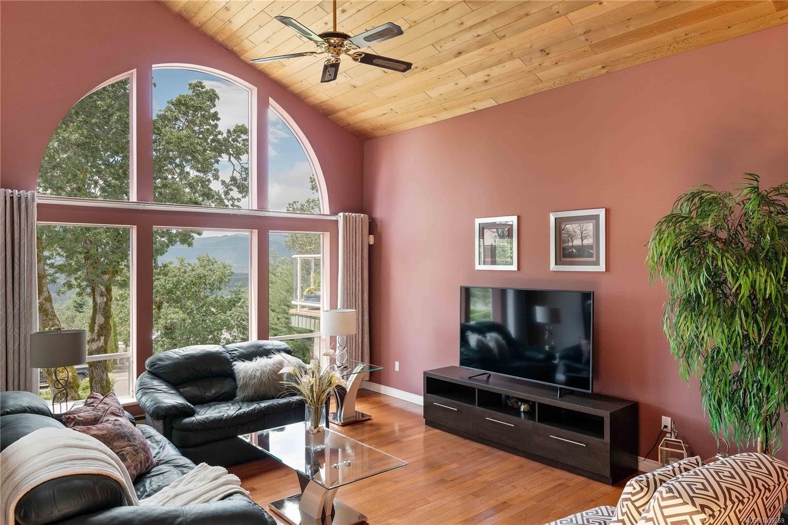 1176 Viewtop Rd property photo
