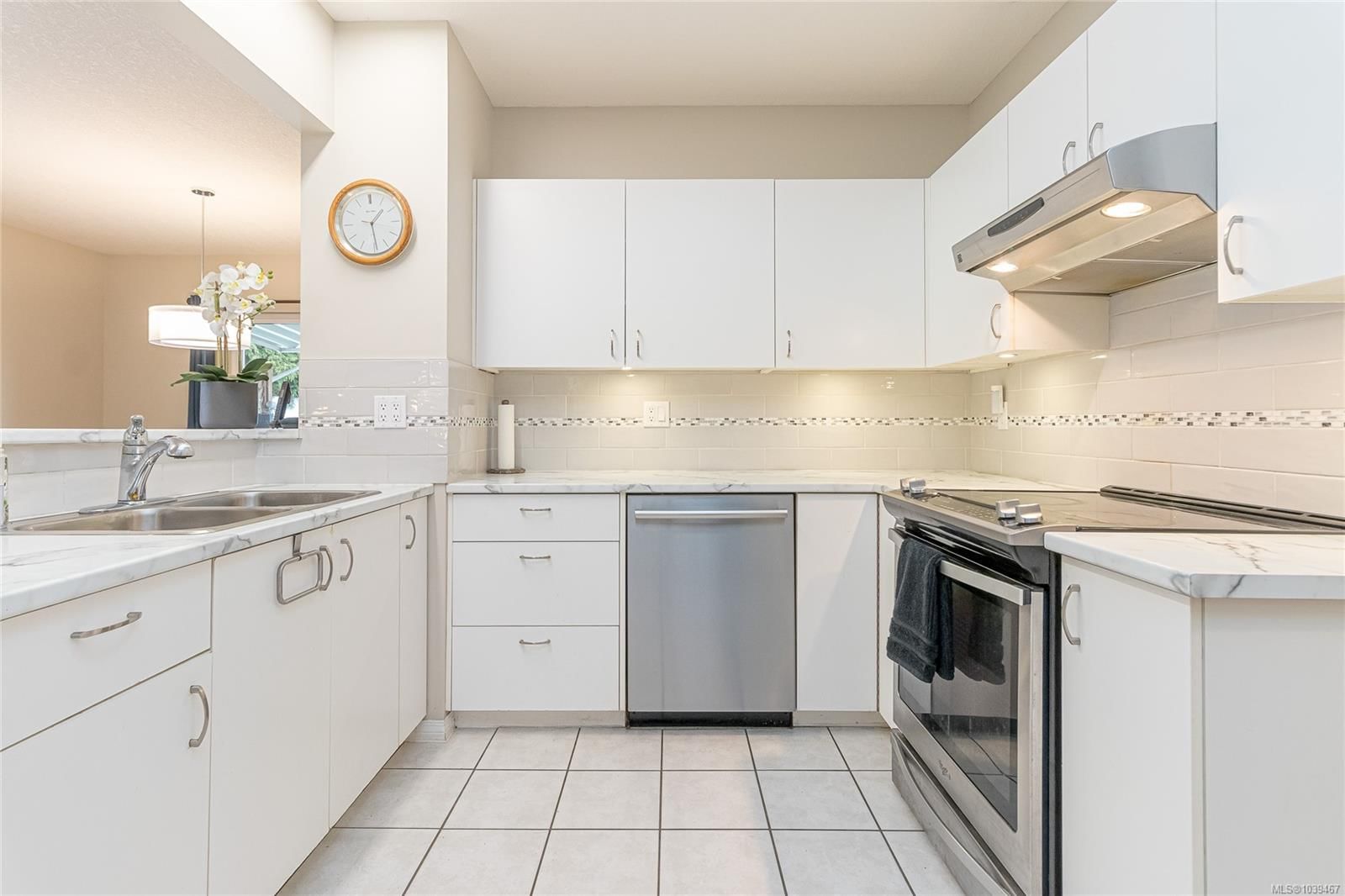 #128 635 Blenkin Ave property photo