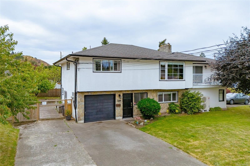 3881 Olivia Pl, Saanich, British Columbia