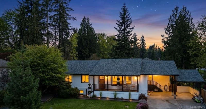 1025 Maple Lane Dr, Parksville, British Columbia