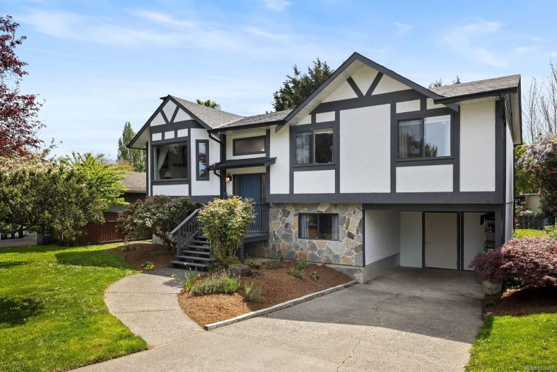 2051 Northbrook Dr, Sidney, British Columbia
