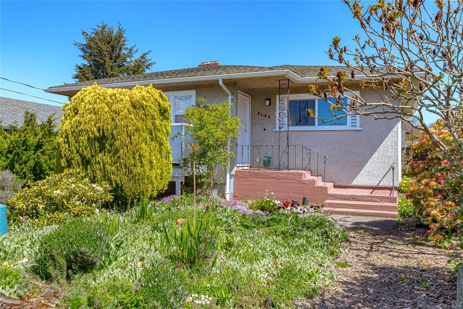 3433 Bethune Ave
