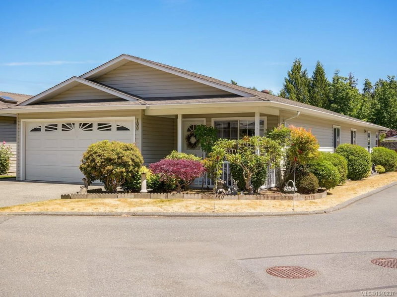 7570 Tetayut Rd ##100, Central Saanich, British Columbia