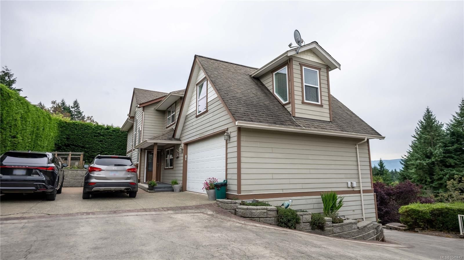 1142 Kathleen Dr
