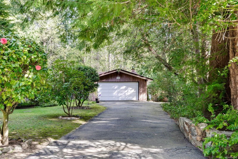 780 Helvetia Cres, Saanich, British Columbia