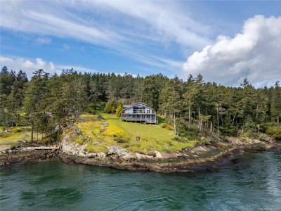 379 Mary Ann Point Rd, Galiano Island
