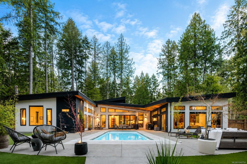 867 Bradley Dyne Rd, North Saanich, British Columbia