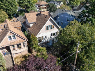 2329 Dowler Pl, Victoria