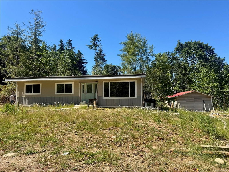 7390 Cougar Smith Rd, Fanny Bay, British Columbia
