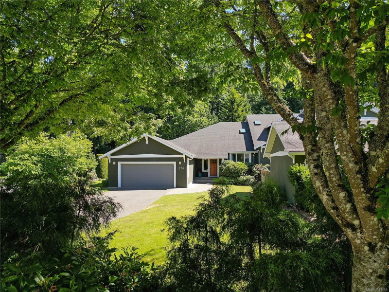 770 Hill Rise Lane, Saanich, British Columbia