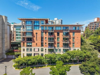#205 – 827 Fairfield Rd, Victoria
