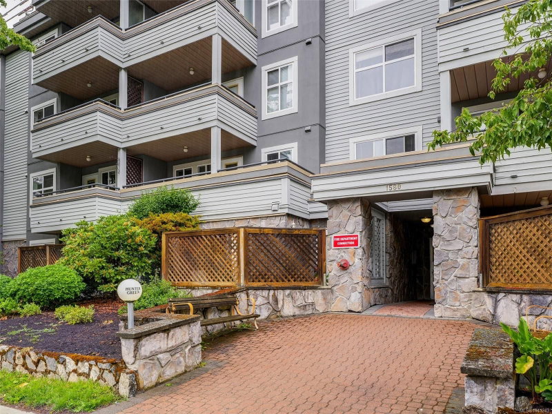 1580 Christmas Ave ##203, Saanich, British Columbia