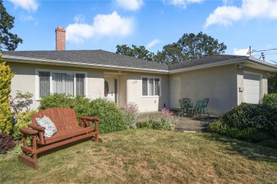 1697 Yale St, Oak Bay