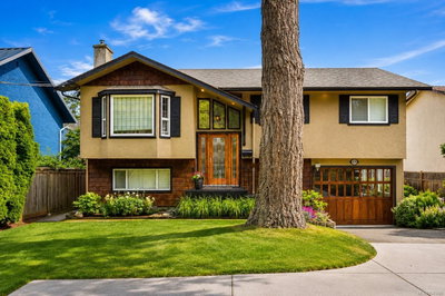 4379 Shelbourne St, Saanich