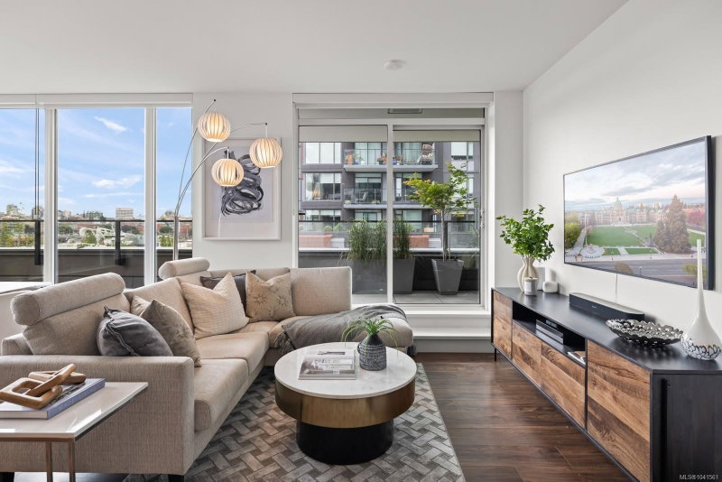 369 Tyee Rd ##303, Victoria, British Columbia