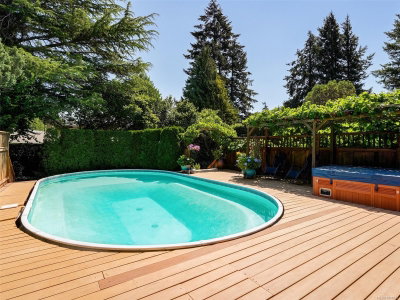 104 Leila Pl, Colwood