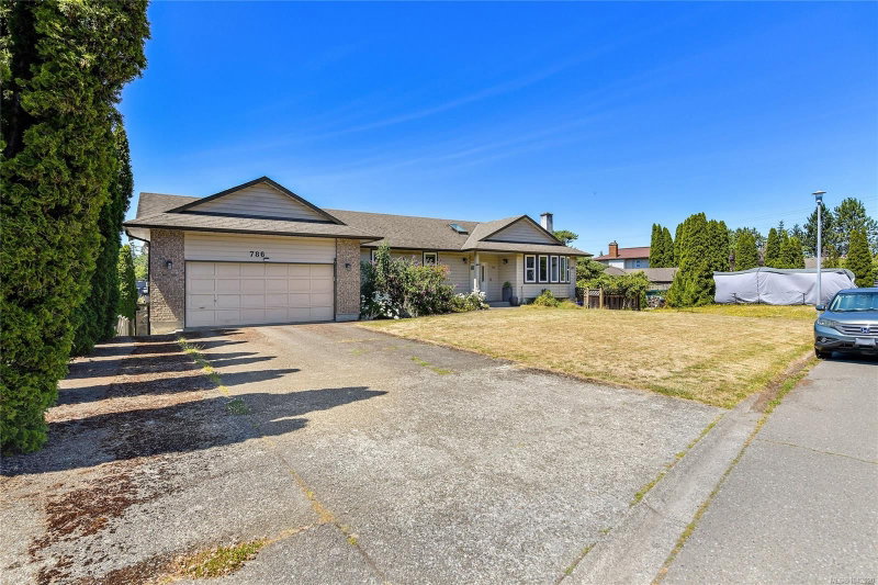 786 Cameo St, Saanich, British Columbia
