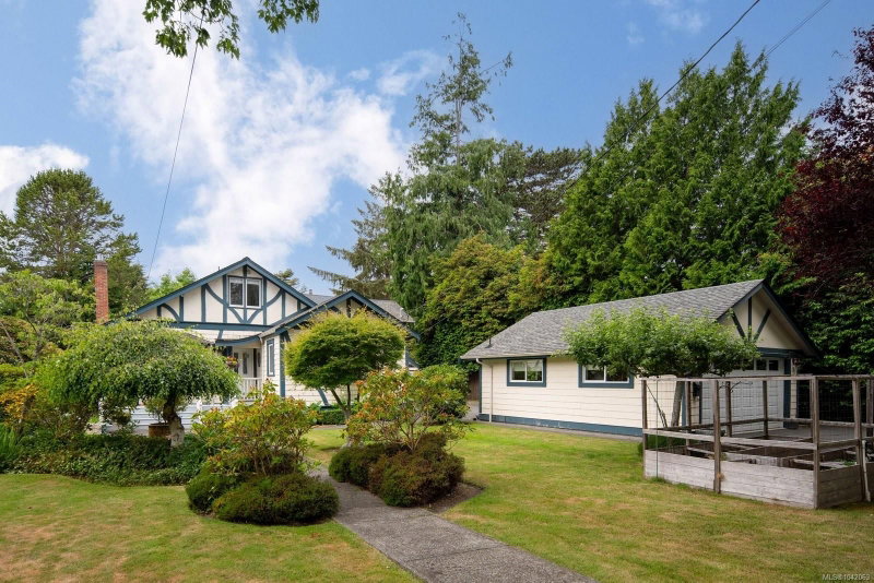 1036 Deal St, Oak Bay, British Columbia