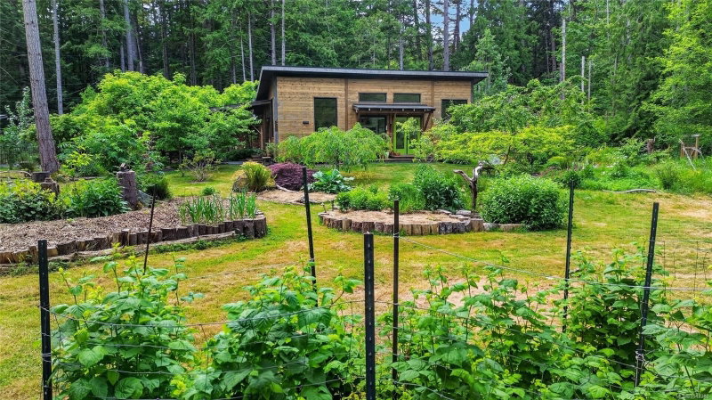220 Sea Meadow Dr, Gabriola Island, British Columbia