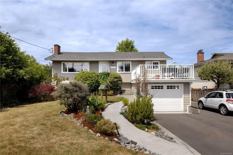 1730 Christmas Ave, Saanich, British Columbia