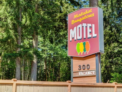300 Meadow Way, Malahat