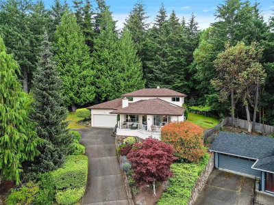 4802 Amblewood Dr, Saanich