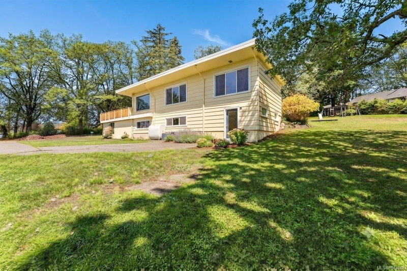 4589 Scarborough Rd, Saanich, British Columbia