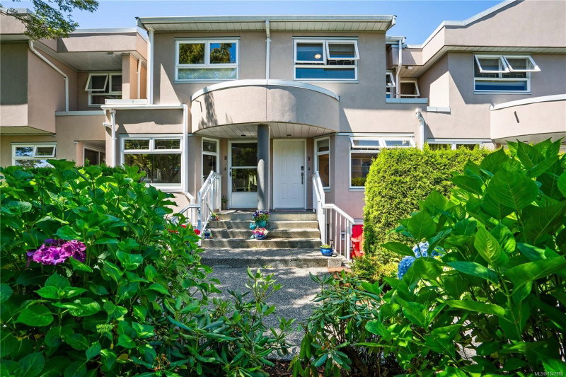 478 Culduthel Rd ##17, Saanich, British Columbia