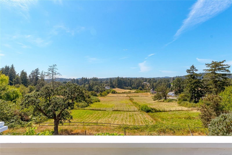 4014 Holland Ave, Saanich, British Columbia
