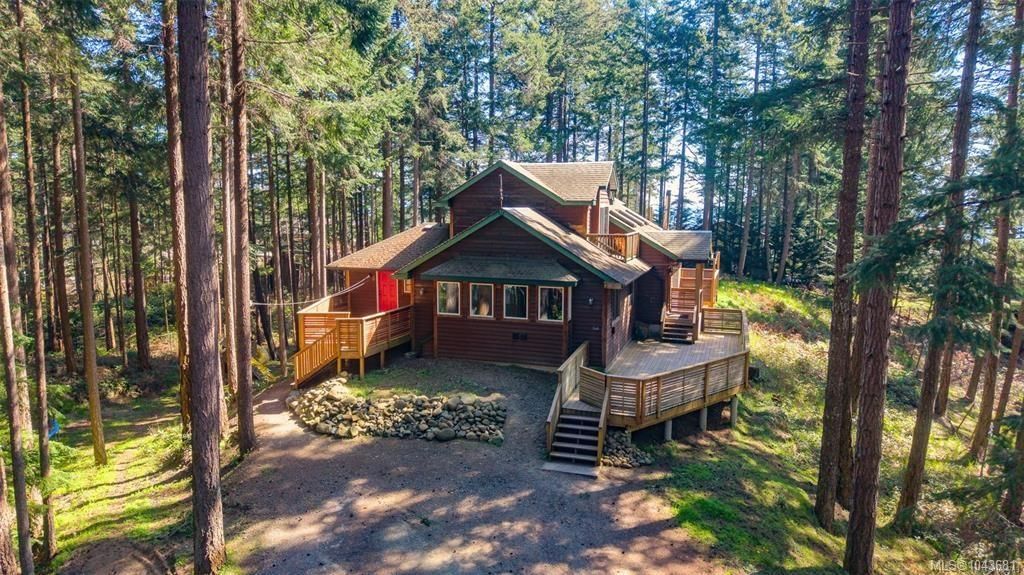 546 & 548 Kinnikinik Way