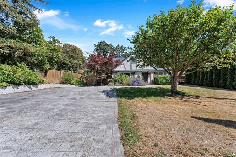 1514 Shorncliffe Rd, Saanich, British Columbia