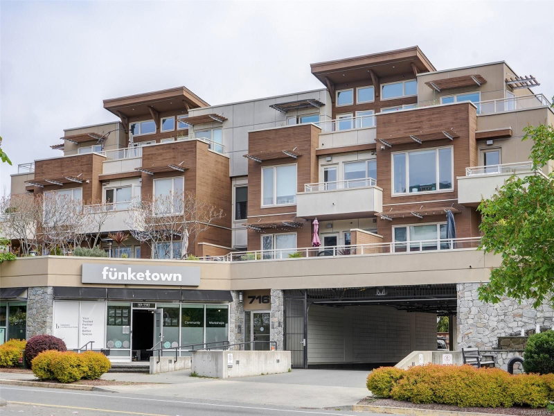 7161 West Saanich Rd ##401, Central Saanich, British Columbia
