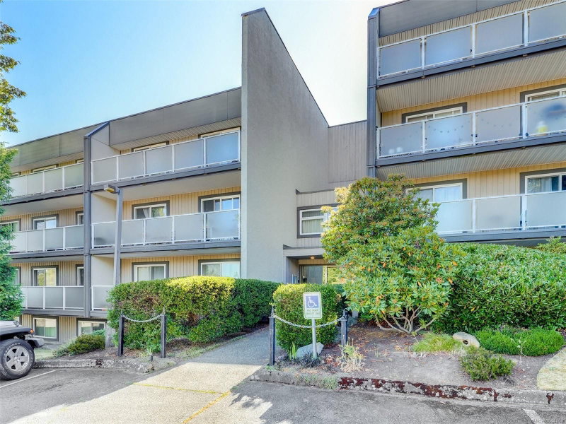 3252 Glasgow Ave ##301, Saanich, British Columbia