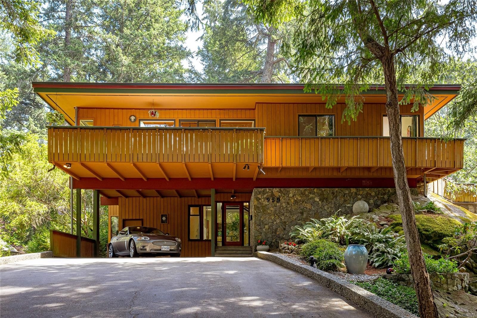 959 Carolwood Dr
