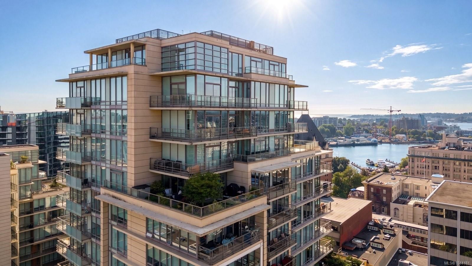 #1602 – 707 Courtney St, Victoria