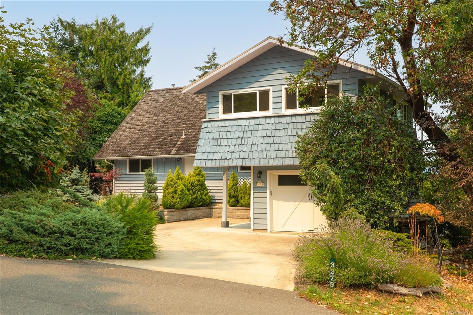 3279 Blueback Dr