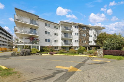 #214 – 848 Esquimalt Rd, Esquimalt